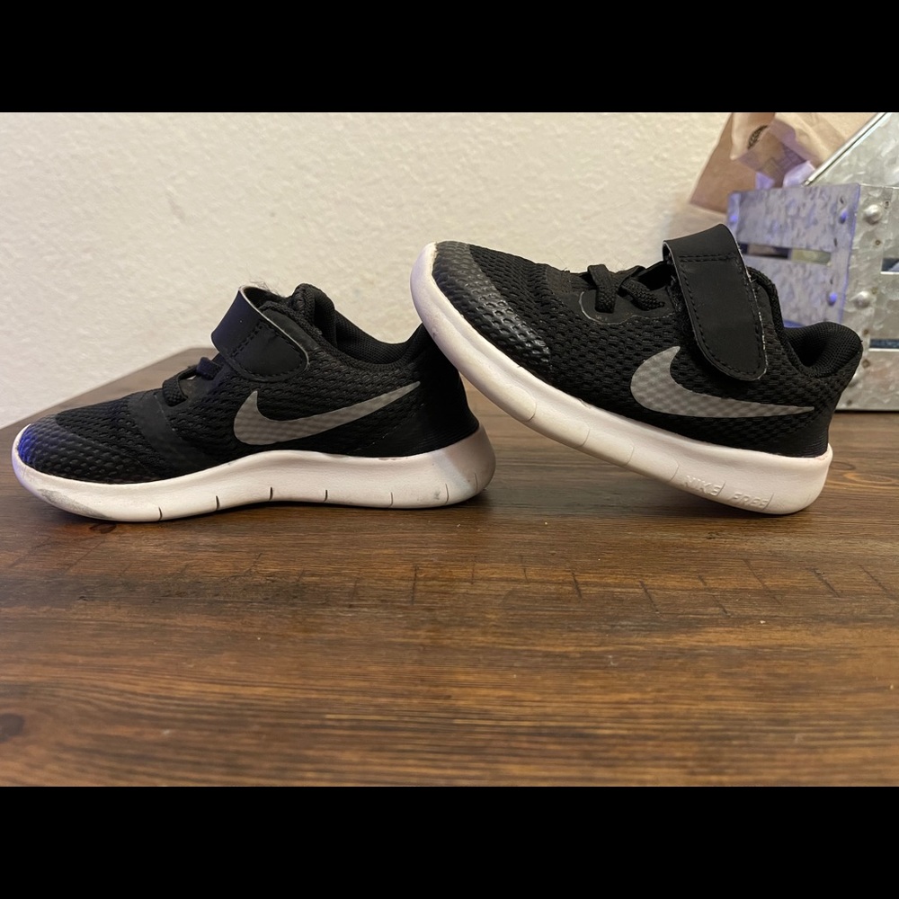 Nike Free RN size 9C black and white